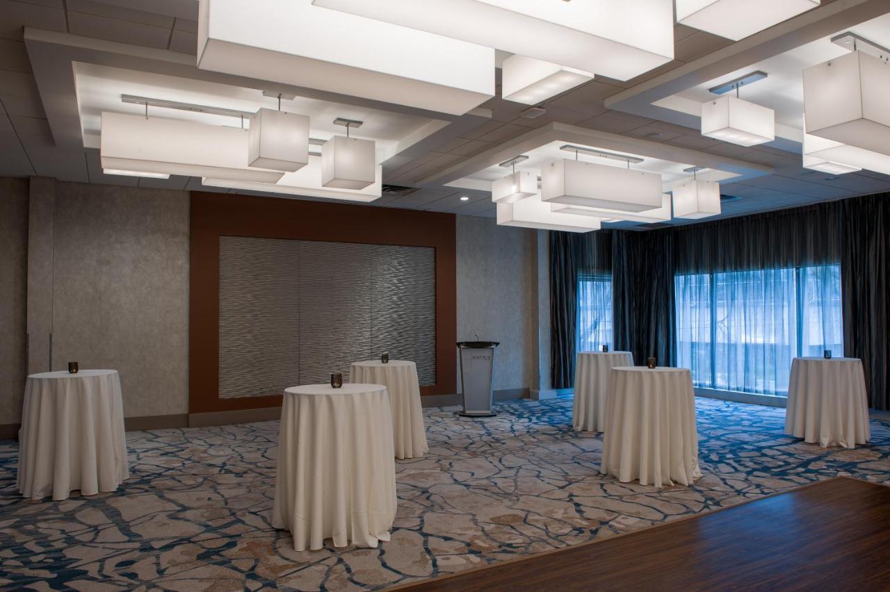 Matrix Hotel Edmonton Kültér fotó