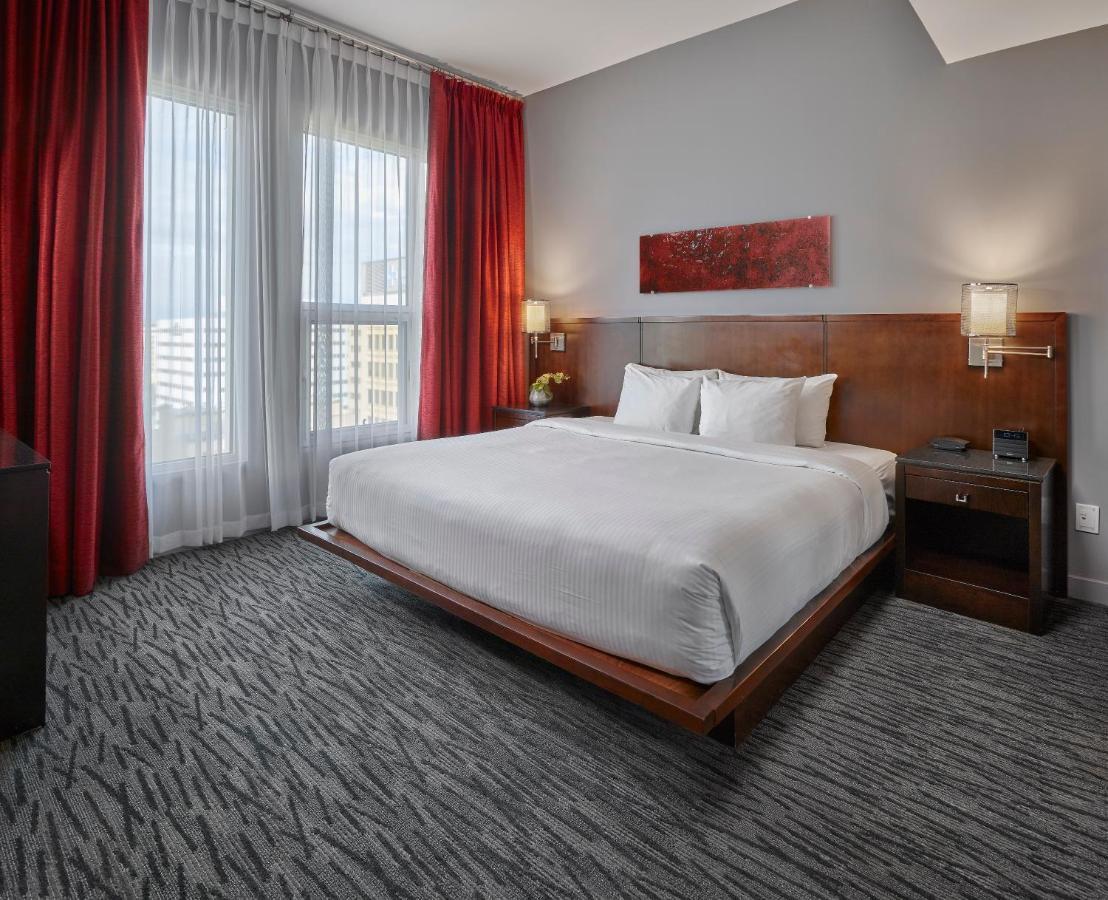 Matrix Hotel Edmonton Kültér fotó